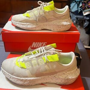 Nike space Hippie Women’s 8.5